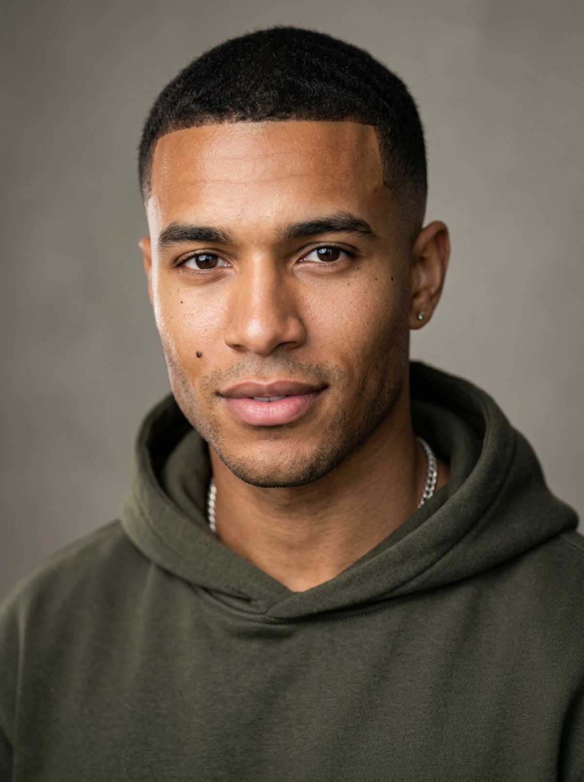 Noah Diallo — KI-generiertes Model (Streetwear · Schweiz & EU)